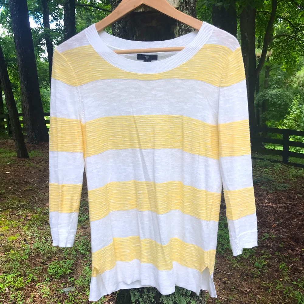 GAP light weight sweater
